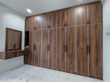 Bespoke wardrobe